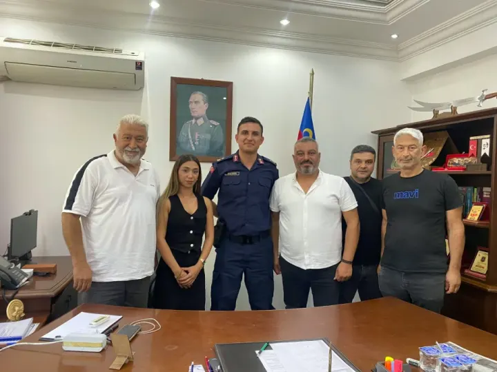 CEYHAN GAZETECİLER CEMİYETİ’NDEN BİNBAŞI ERDİNÇ BOZTEPE’YE ANLAMLI ZİYARET