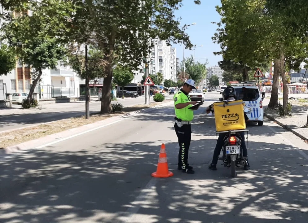 Bir Ayda 75 Uyuşturucu Şüphelisi, 41 Aranan Yakalandı