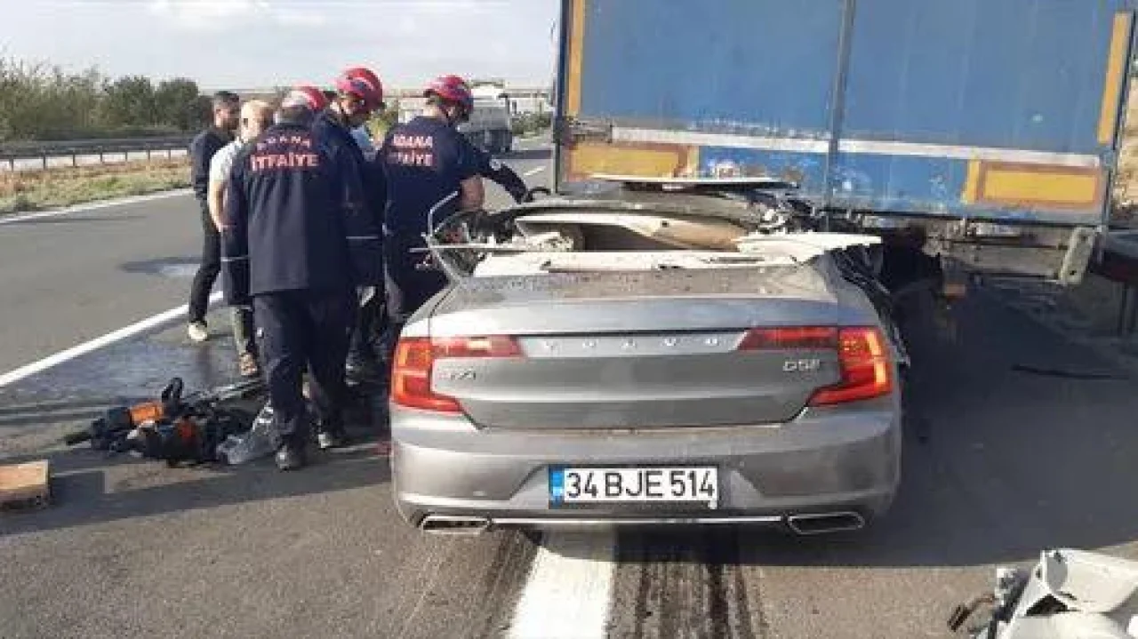 TAG Otoyolu’nda Feci Çarpışma: Otomobil Paramparça Oldu