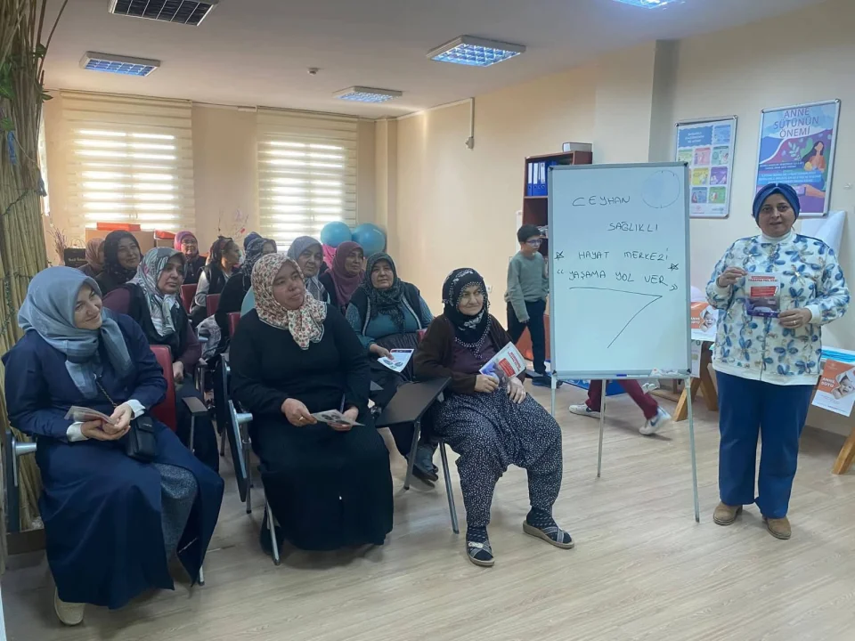 CEYHAN’DA SAĞLIK İÇİN ANLAMLI ADIM: ACİL SAĞLIK HİZMETLERİ KONUSUNDA FARKINDALIK SUNUMU