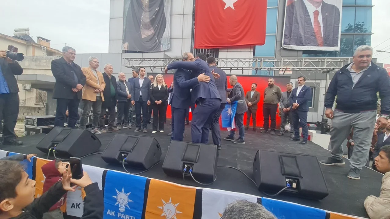 AK Parti Ceyhan’da Yeni Dönem: Av. Bülent Demirel Görevi Devraldı
