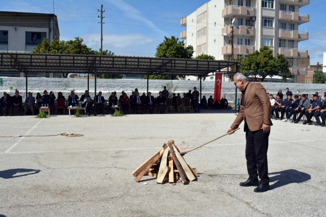 Kaymakam Ramazan Kurtyemez Öğrencilerle Nevruz Sevincine Ortak Oldu