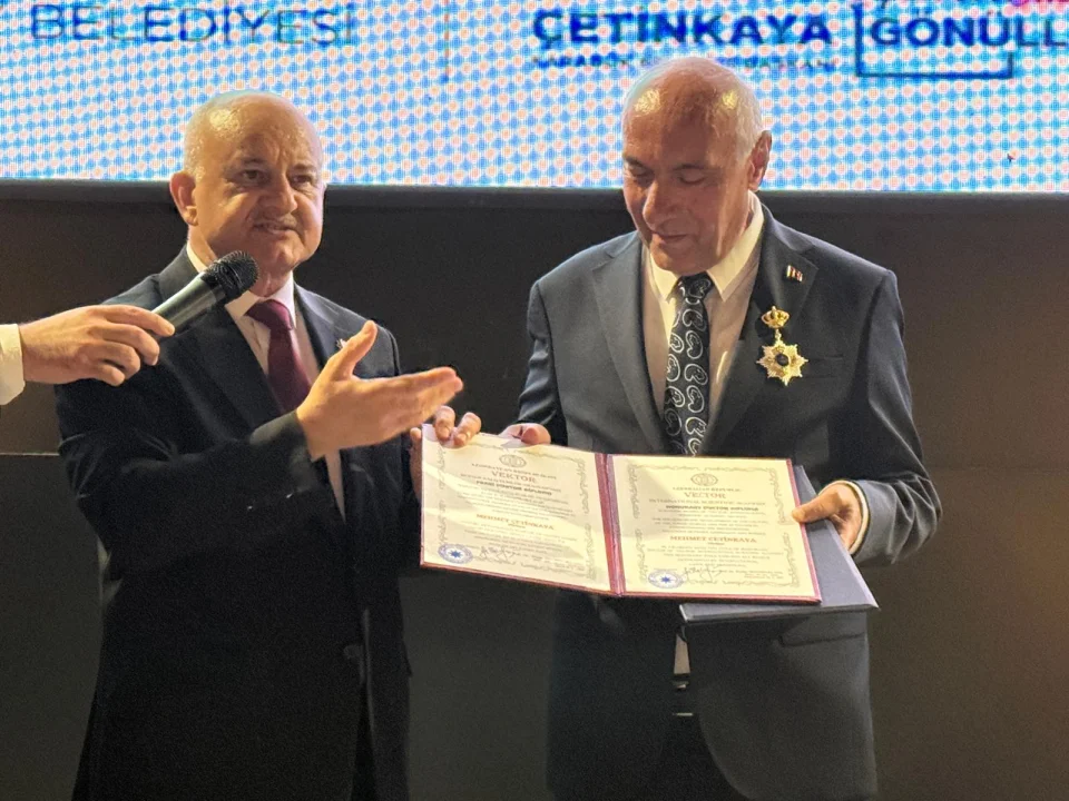 AZERBAYCAN’DAN KARABÜK’E ANLAMLI ONUR: MEHMET ÇETİNKAYA’YA TÜRK DÜNYASI ŞEREF ORDENİ